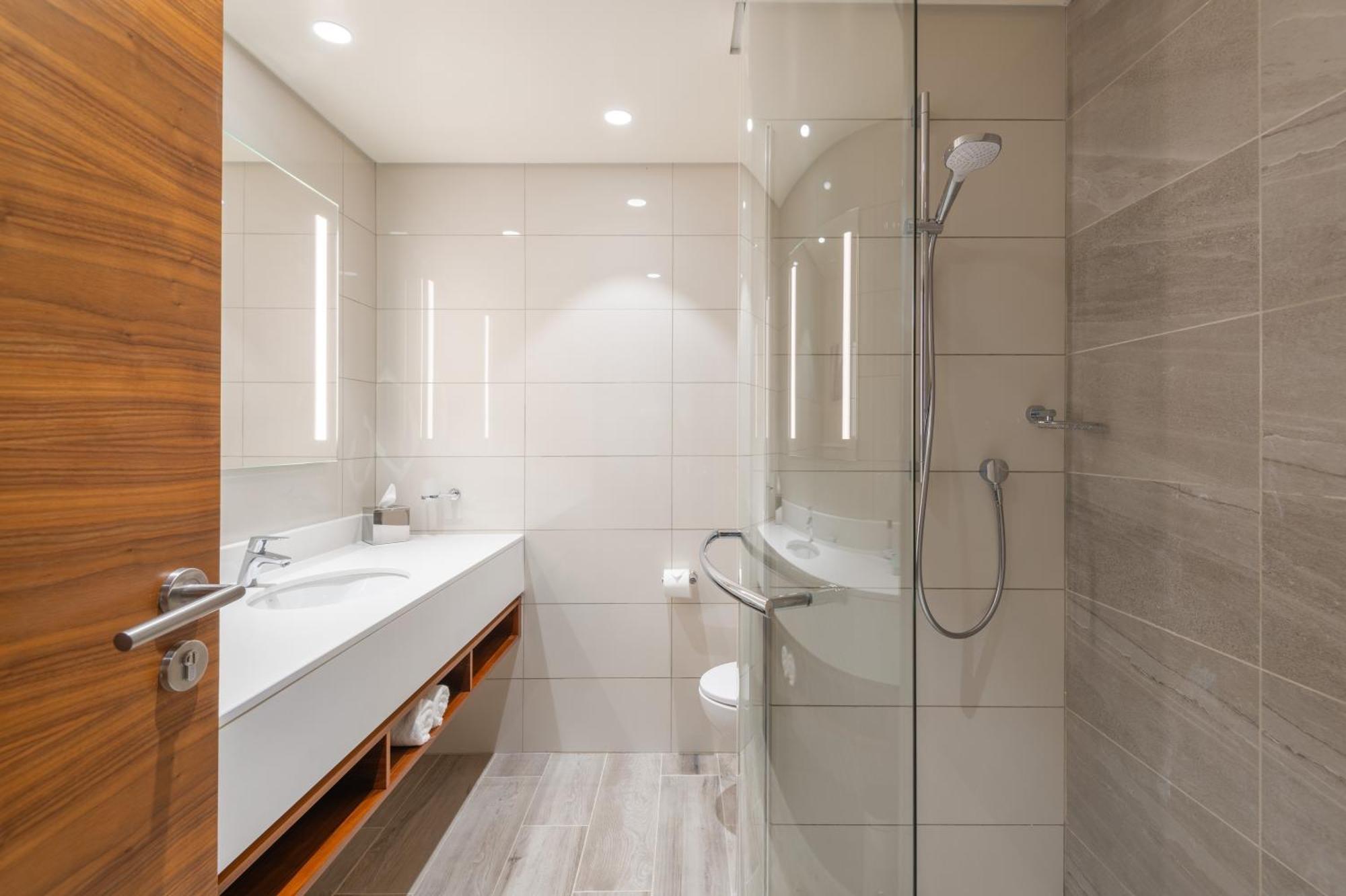 Hilton Garden Inn Windhoek Bagian luar foto