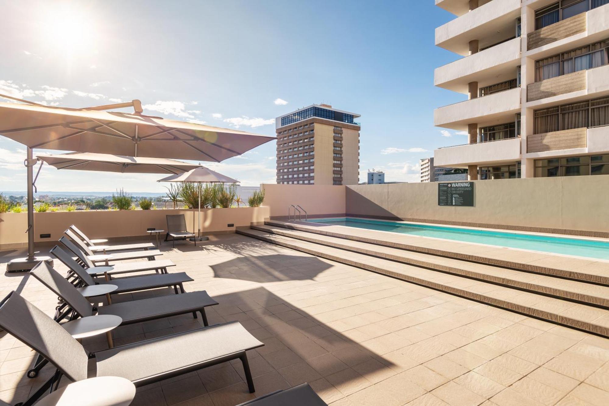 Hilton Garden Inn Windhoek Bagian luar foto