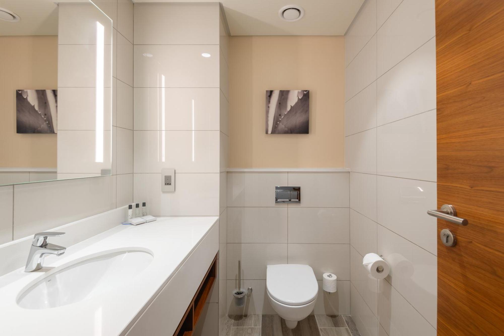 Hilton Garden Inn Windhoek Bagian luar foto