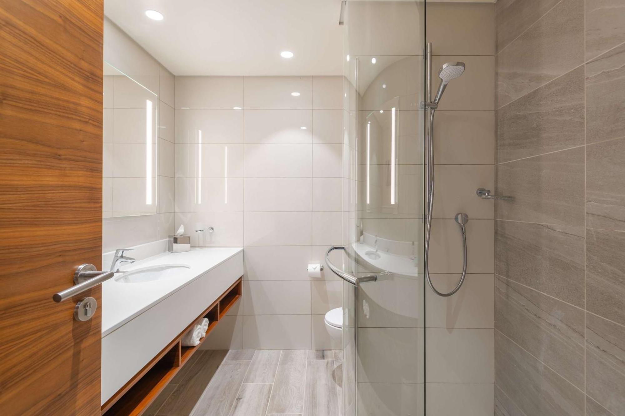 Hilton Garden Inn Windhoek Bagian luar foto