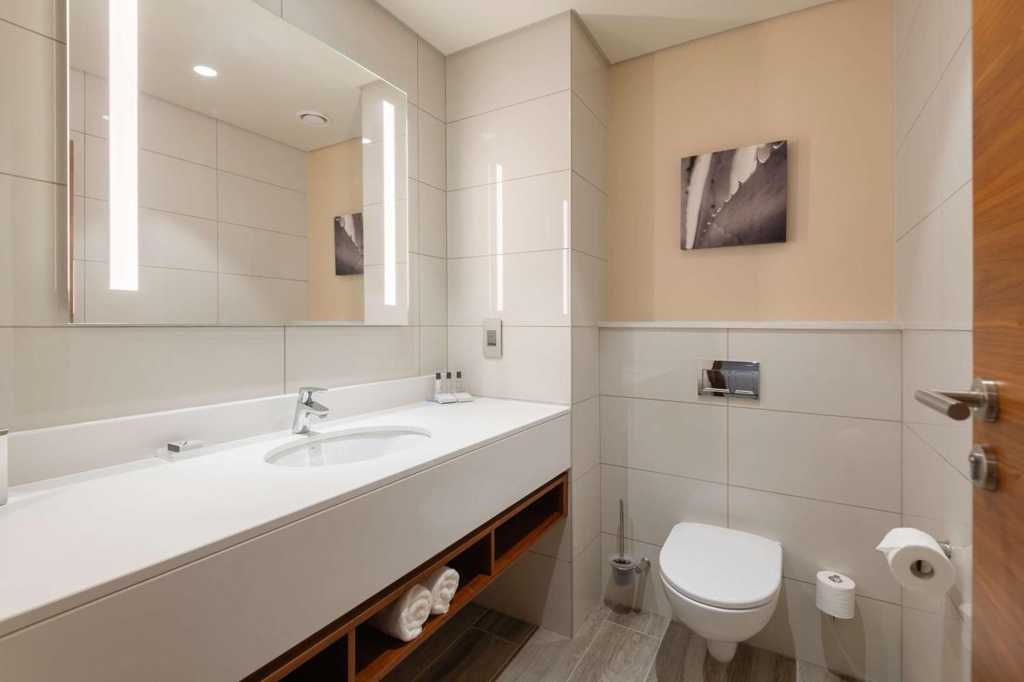 Hilton Garden Inn Windhoek Bagian luar foto