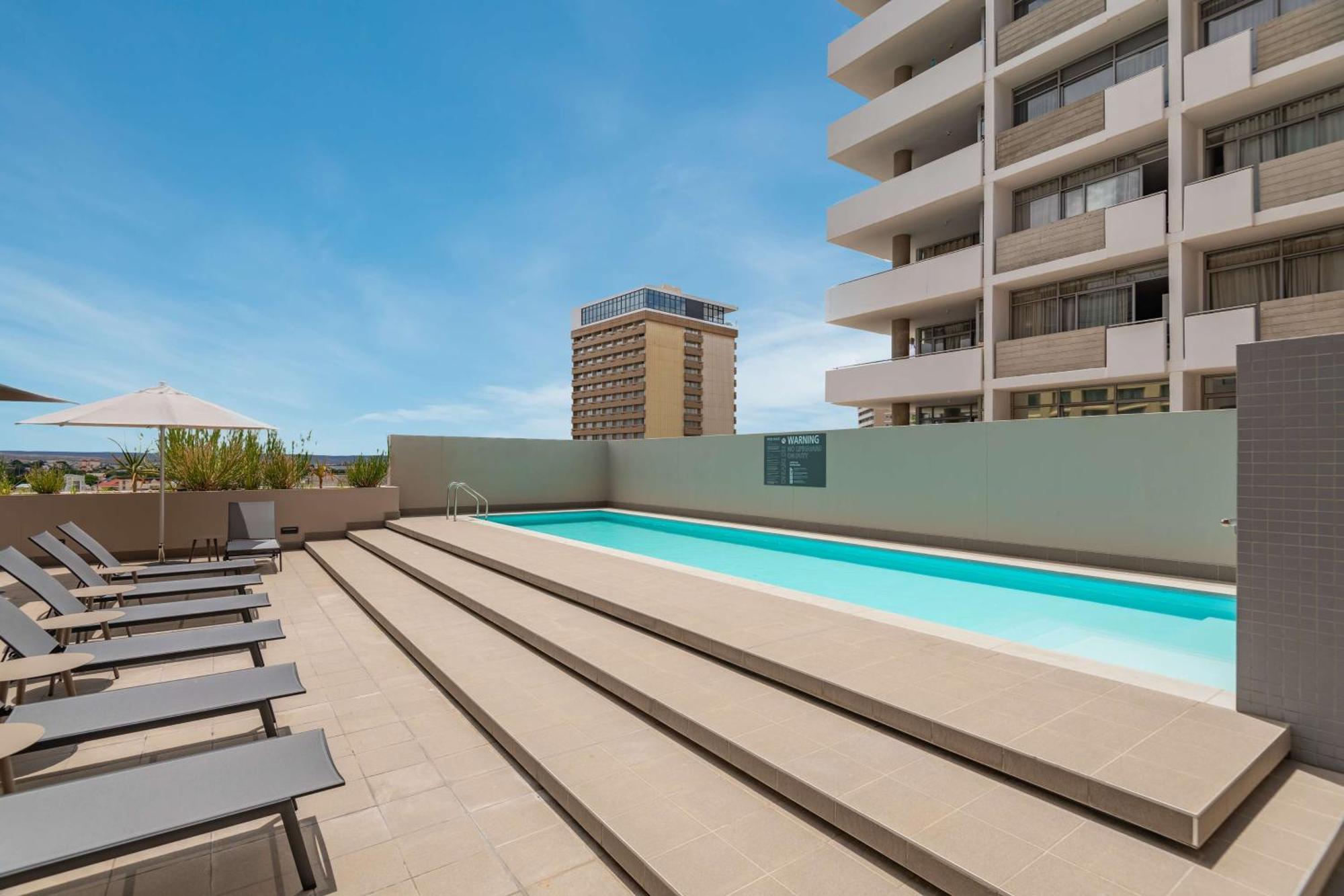 Hilton Garden Inn Windhoek Bagian luar foto
