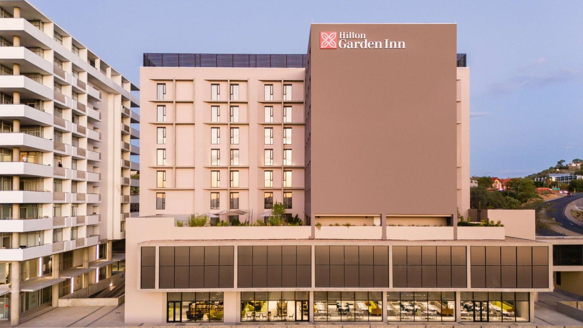 Hilton Garden Inn Windhoek Bagian luar foto
