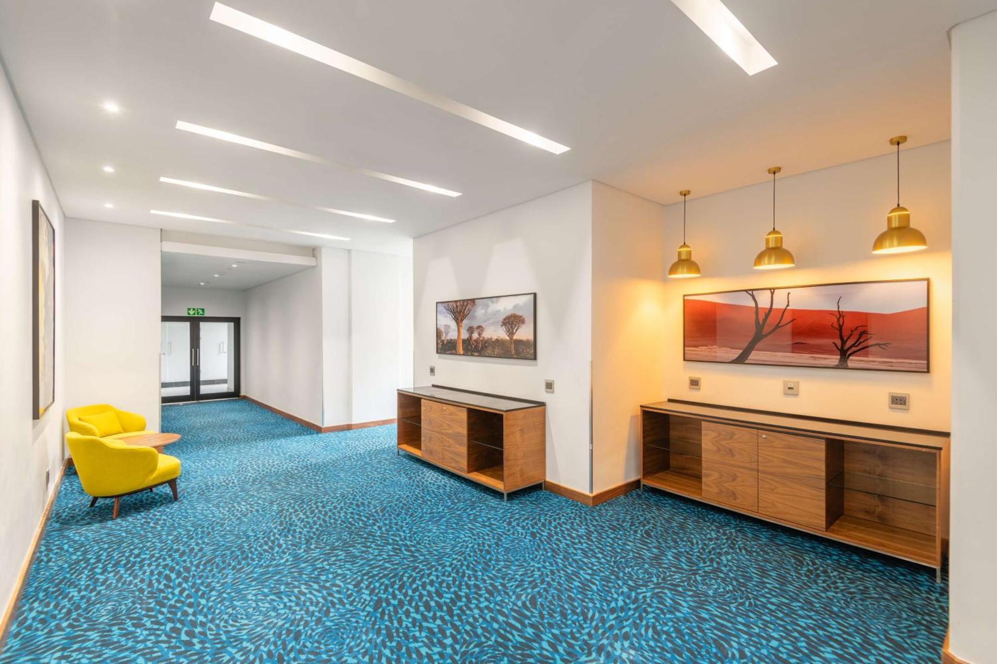 Hilton Garden Inn Windhoek Bagian luar foto
