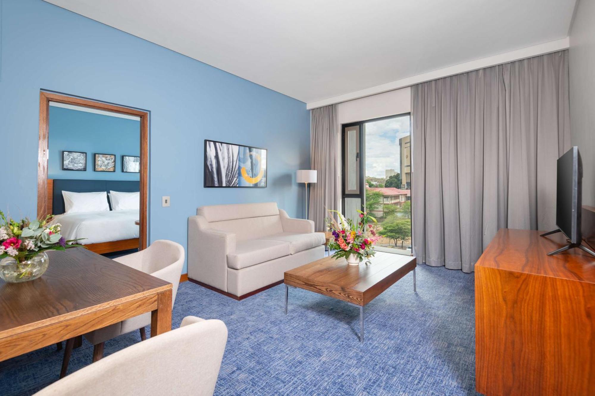 Hilton Garden Inn Windhoek Bagian luar foto