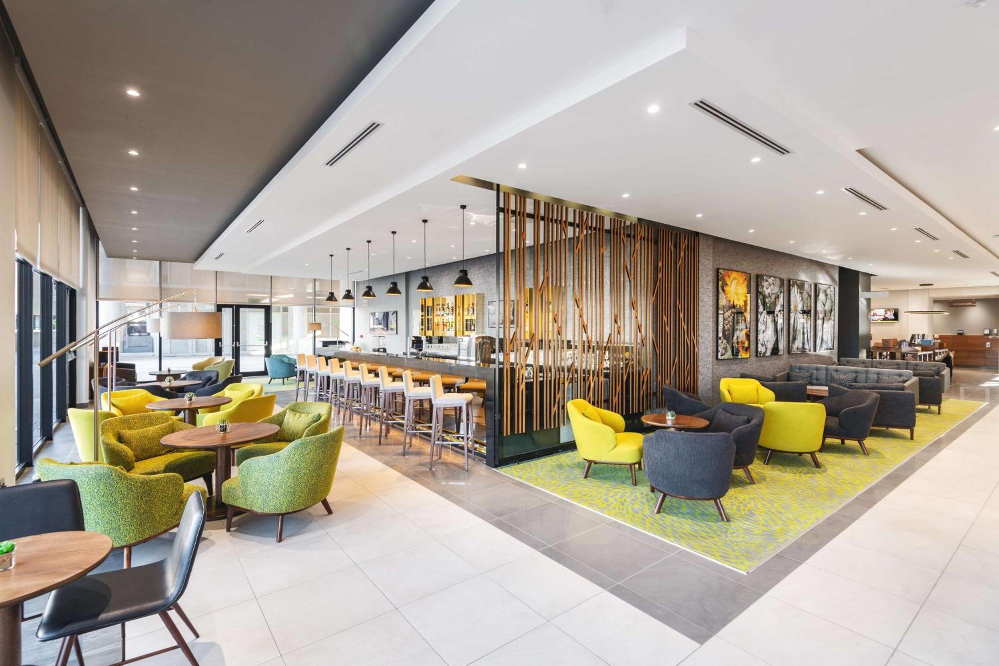 Hilton Garden Inn Windhoek Bagian luar foto