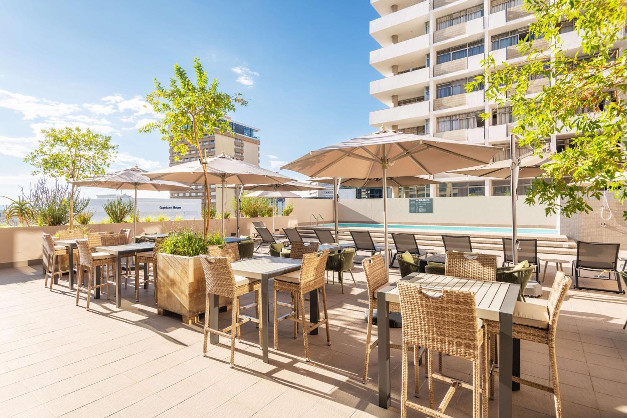Hilton Garden Inn Windhoek Bagian luar foto